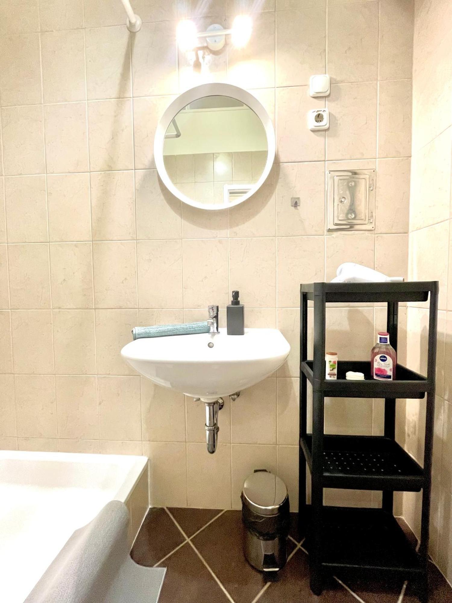 Very Warm Home With Big Bed Near New York Cafe بودابست المظهر الخارجي الصورة